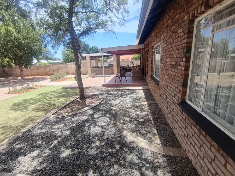 3 Bedroom Property for Sale in Verwoerdpark Northern Cape